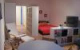 Zimmer Riva Del Garda Fernseher: Geraeumig Einzimmerwohnung, 100 Meter ...