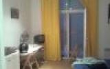Zimmer Corse Dvd-Player: Einzimmerwohnung - Miomo 