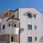 Ferienwohnung mit Klimaanlage für maximal 6 Personen in Porec, Istrien, Kroatien mit 3 Zimmern