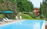 Ferienanlage Toskana: La Vignola: Anlage Mit Pool Für 4 Personen In Barga ...