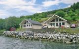 Ferienanlage Norwegen Kamin: Teil Eines Feriencenters In Gursken Bei ...