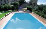 Ferienanlage Firenze Pool: Teil Eines Feriencenters - Erd Appartamento 2 In ...