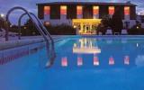 Hotelaquitanien: Logis Le Pont Bernet In Le Pian Medoc Mit 18 Zimmern Und 3 ...