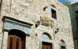 Hotel Griechenland Parkplatz: Medieval Castle In Mesta, Chios Mit 14 Zimmern ...
