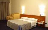 Hotel Italien: Hotel Elefante Bianco In Crespellano (Bologna) Mit 30 Zimmern ...