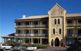 Hotel Crafers Tennis: Grand Mercure Hotel Mt Lofty House In Crafers, South ...