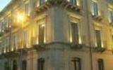 Hotel Catania Sicilia: 3 Sterne Hotel La Ville In Catania Mit 14 Zimmern, ...