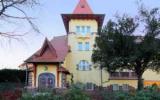Hotel Tolna: 4 Sterne Fried Castle Hotel And Restaurant In Simontornya, 20 ...