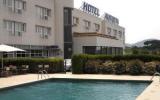 Hotel Spanien Pool: Augusta Valles In Granollers Mit 100 Zimmern Und 4 ...