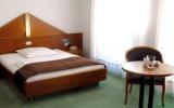 Hotel Kaarst Parkplatz: 4 Sterne Classic Hotel Kaarst Mit 22 Zimmern, Rhein, ...