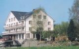 Hotel Belgien Whirlpool: 3 Sterne Chalet Sur Lesse In Maissin Mit 27 Zimmern, ...