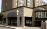 Hotel Ottawa Ontario: 3 Sterne Best Western Victoria Park Suites In Ottawa ...