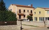 Ferienwohnung Porec: Ferienwohnung Mit Balkon Mit 3 Zimmern Für Maximal 4 ...