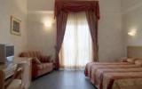 Hotel Italien: 3 Sterne Hotel La Riva In Ostia Lido (Rome), 18 Zimmer, Rom Und ...