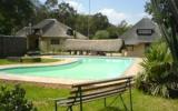 Zimmer Benoni Gauteng: Little Thatches In Benoni, Gauteng Mit 7 Zimmern, ...