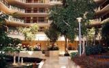 Hotel Louisville Kentucky Parkplatz: Embassy Suites Louisville In ...