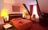 Hotel Frankreich: 3 Sterne Quality Hotel Rueil Centre - Rueil Malmaison Mit 64 ...