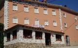 Zimmer Tragacete: 2 Sterne Apartamentos Jucar - Hotel Rural In Tragacete, 10 ...