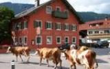 Hotel Bayern Parkplatz: Hotel & Gasthof Kirchmayer In Farchant, 17 Zimmer, ...