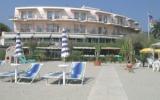 Hotel Italien: Hotel Tirreno In Spotorno (Savona) Mit 50 Zimmern Und 4 Sternen, ...