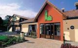 Hotel Poitou Charentes Parkplatz: 2 Sterne Campanile Saintes Mit 48 ...