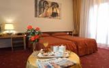 Hotel Florenz Toscana Parkplatz: Golden Tulip Mirage In Florence Mit 111 ...