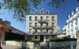 Hotel Auvergne: 2 Sterne Hotel Universel In Vichy Mit 10 Zimmern, ...