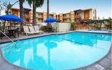 Hotel Anaheim: Best Western Courtesy Inn In Anaheim (California) Mit 37 ...