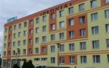 Hotel Polen: 1 Sterne Hotel Płonia In Szczecin Mit 90 Zimmern, Westpommern, ...