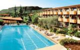 Hotel Gardasee: 3 Sterne Hotel Royal & Suite In Garda, 200 Zimmer, Italienische ...