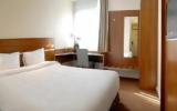 Hotel Frankreich: 2 Sterne Kyriad Paris Ouest - Arcueil Cachan Mit 85 Zimmern, ...