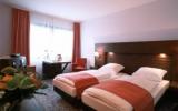 Hotel Trier Rheinland Pfalz Sauna: 4 Sterne Park Plaza Trier, 150 Zimmer, ...