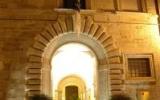 Zimmer Ascoli Piceno: 4 Sterne Palazzo Guiderocchi In Ascoli Piceno, 40 ...