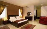 Hotel Kuta Bali Parkplatz: 3 Sterne The Radiant Hotel & Spa In Kuta , 33 Zimmer, ...