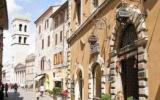 Hotel Italien: 3 Sterne Hotel Dei Priori In Assisi (Perugia), 34 Zimmer, ...