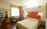 Hotel Milano Lombardia: Hotel St.george In Milano Mit 50 Zimmern Und 4 ...