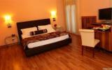 Hotel Benevento: 4 Sterne Hotel Villa Traiano In Benevento Mit 25 Zimmern, ...