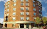Hotel Massachusetts Parkplatz: 3 Sterne Best Western Roundhouse Suites ...