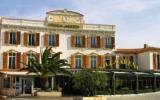 Hotel Carry Le Rouet: 2 Sterne Villa Arena Hotel In Carry Le Rouet , 19 Zimmer, ...