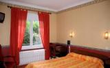 Hotel Burgund Parkplatz: 2 Sterne Hotel Moliere In Nevers, 18 Zimmer, ...