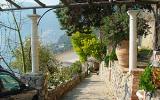 Ferienwohnung Positano Parkplatz: Blick Auf Capri?s Faraglioni Und Li Galli ...