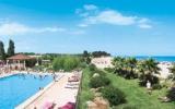 Ferienanlage Corse: Marina D'oru: Anlage Mit Pool Für 6 Personen In ...