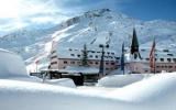 Hotel Tirol Parkplatz: 5 Sterne Arlberg Hospiz Hotel In St. Christoph Am ...