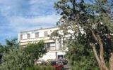 Hotel Arles Languedoc Roussillon: Montmajour In Arles Mit 20 Zimmern Und 2 ...