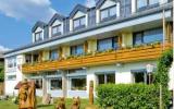 Hotel Mehren Rheinland Pfalz: Landgasthaus Krebs In Mehren Mit 15 Zimmern ...