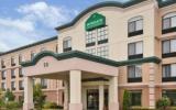 Hotel Usa Parkplatz: 3 Sterne Wingate By Wyndham Schaumburg/convention ...