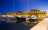 Hotel Genua Ligurien: 4 Sterne Marinaplace Resort In Genoa Mit 13 Zimmern, ...