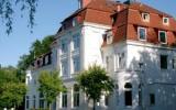Hotel Ostsee: Hotel 'seeschloss Am Kellersee' In Eutin Mit 40 Zimmern Und 3 ...