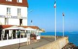 Hotel Frankreich: 2 Sterne Hôtel De La Marine In Arromanches, 28 Zimmer, ...