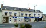 Hotel Pays De La Loire Parkplatz: Logis Hostellerie Saint Paul In Vivy Mit ...